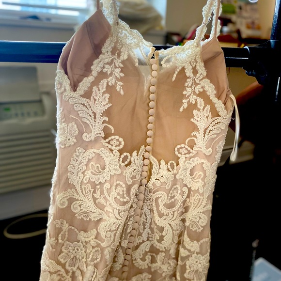 Justin Alexander Wedding Dress - Picture 5 of 7